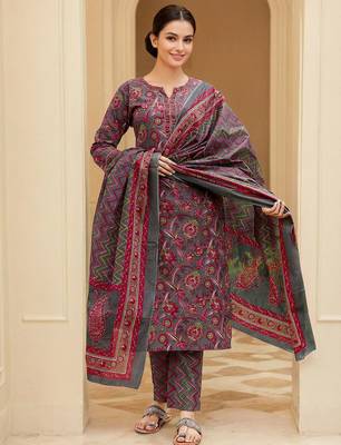 Women Floral Printed Kurta with Trousers & Dupatta 6