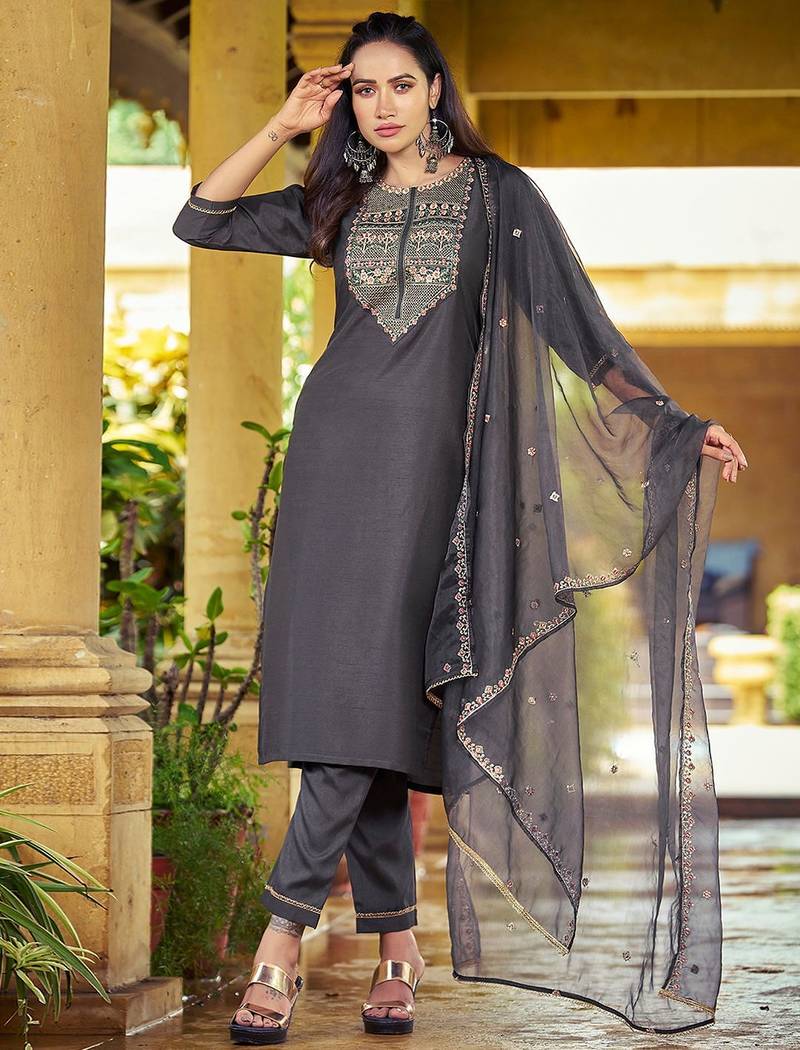 Women Floral Embroidered Kurta with Trousers & Dupatta