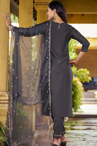 Women Floral Embroidered Kurta with Trousers & Dupatta