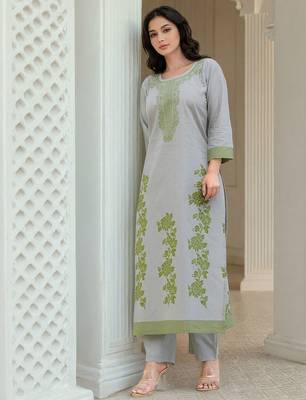 Women Floral Regular Kurta with Trousers & Dupatta 4
