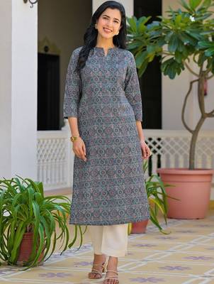 Women Embroidered Thread Work Kurta 5
