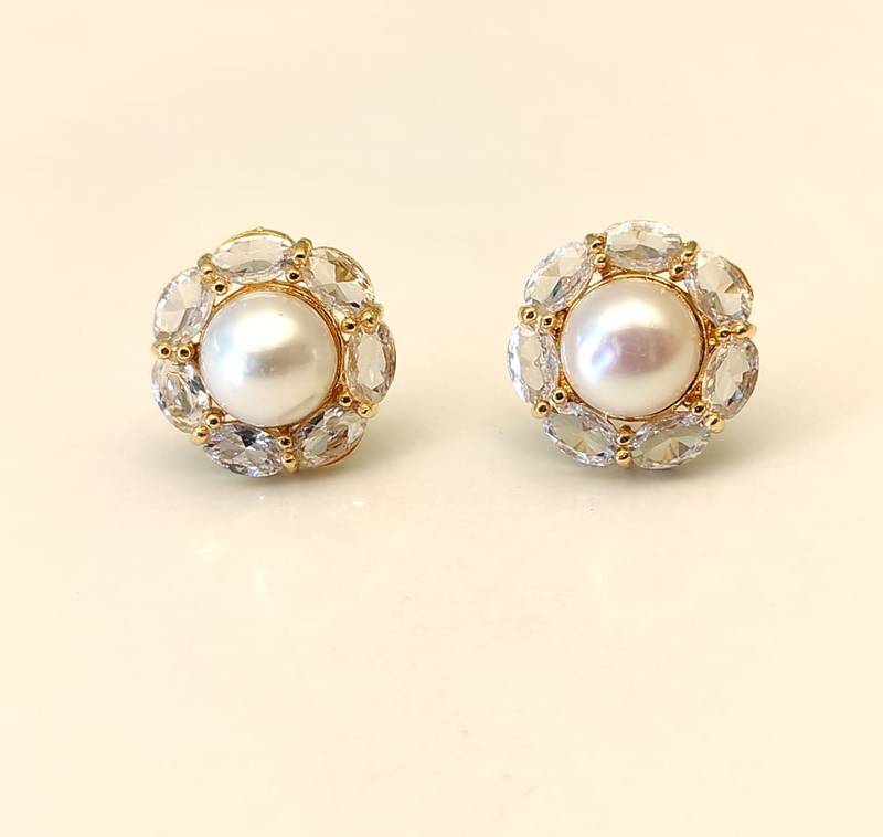 Certified natural freshwater pearls jewellery pearl centre crystal halo stud earrings, gold tone floral cluster design.
