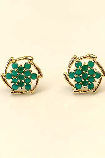 Certified natural freshwater pearls jewellery green stone floral cluster stud earrings with gold-tone frame flower.
