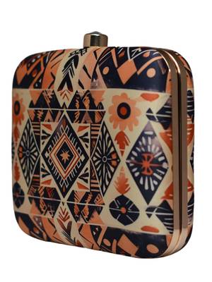 Geometrical pattern printed clutch bag for women 3