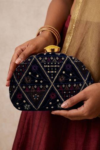 Black geometric embroidered clutch bag for women