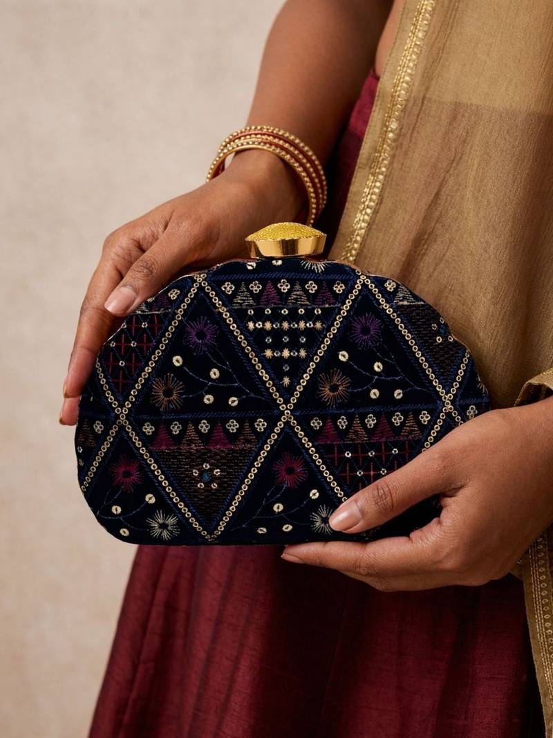 Black geometric embroidered clutch bag for women