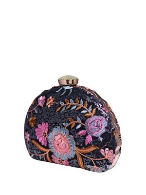 Black floral threadwork party clutch bag for women 3
