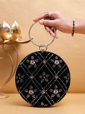 Black based rosegold sequins embroidery clutch 1