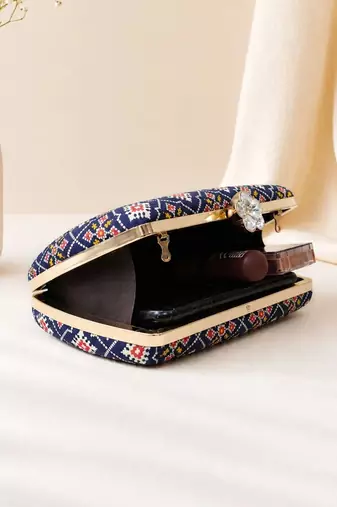 Royal blue ethnic floral pattern chain strap printed clutch