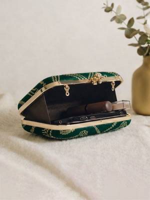   luxury emerald green velvet embroidered clutch bag for women with detachble strap 4