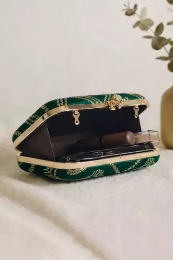   luxury emerald green velvet embroidered clutch bag for women with detachble strap