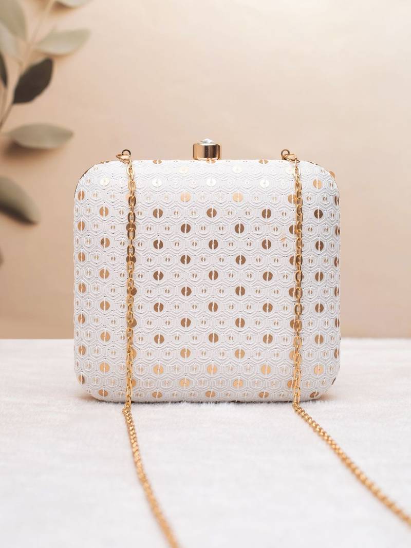  white sequin embroidery clutch