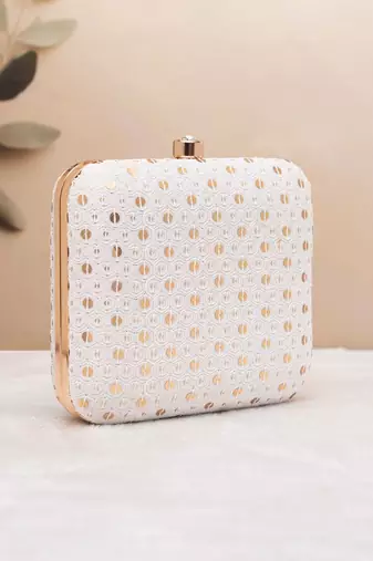  white sequin embroidery clutch