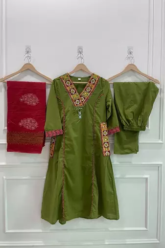 Green cotton hand embroidery kurta set with dupatta for women