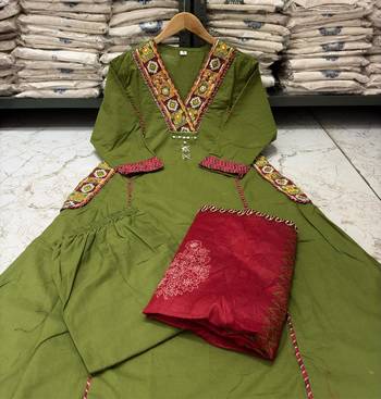 Green cotton hand embroidery kurta set with dupatta for women 4
