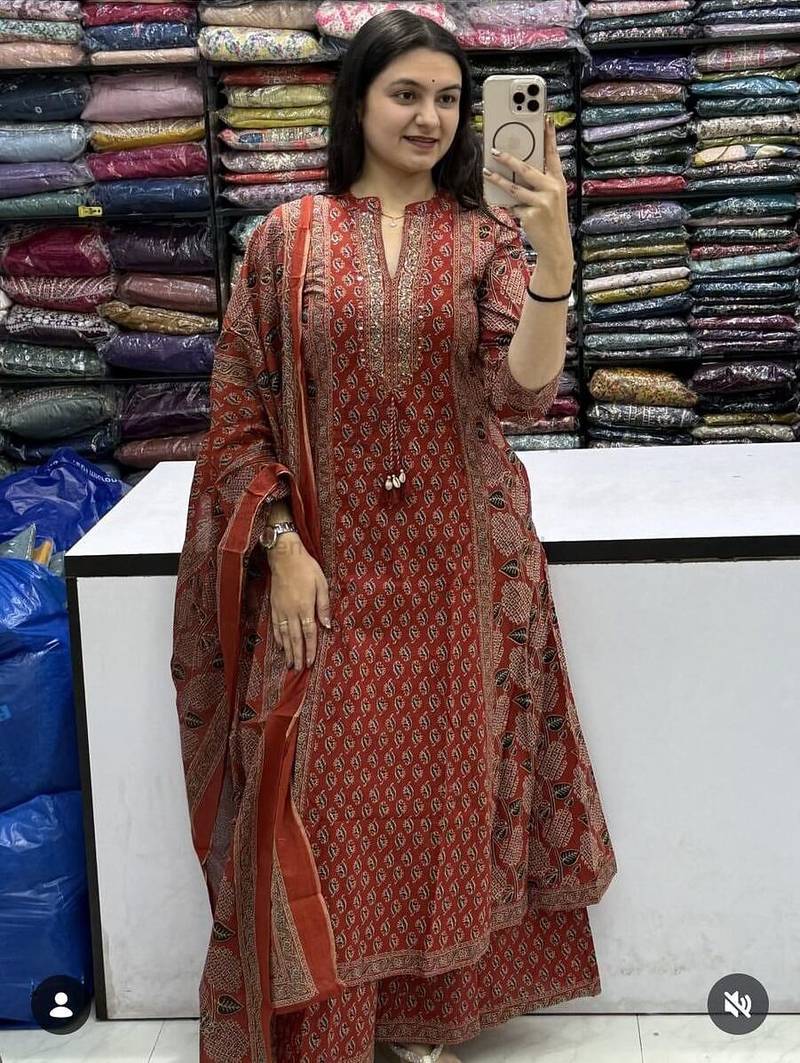 Red cotton floral print kurta set with dupatta for women
