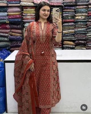 Red cotton floral print kurta set with dupatta for women 2