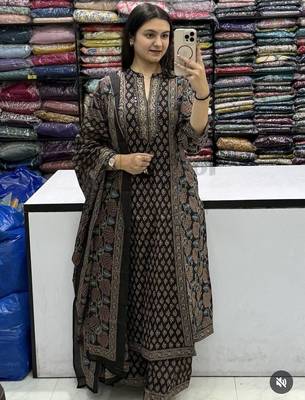 Black cotton floral print kurta set with dupatta for women 1