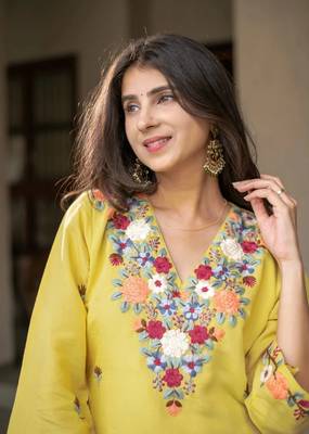 women's cotton blend embroidered kurta pant set 4