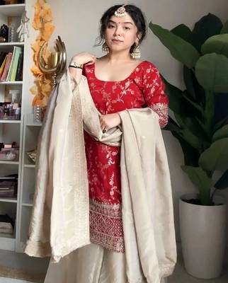 women's chanderi silk embroidered kurta palazzo with dupatta set 2