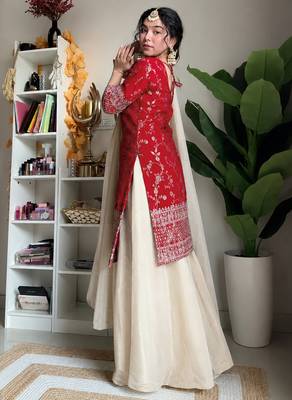 women's chanderi silk embroidered kurta palazzo with dupatta set 3