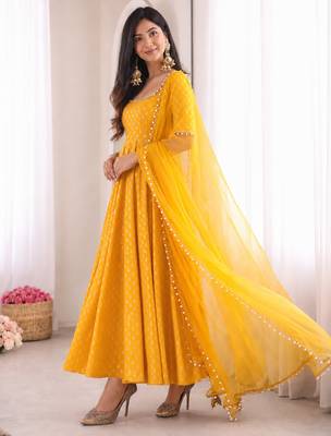 women's chanderi woven butta motiff anarkali kurta pant with dupatta set 3