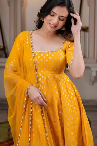 women's chanderi woven butta motiff anarkali kurta pant with dupatta set