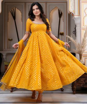 women's chanderi woven butta motiff anarkali kurta pant with dupatta set 3