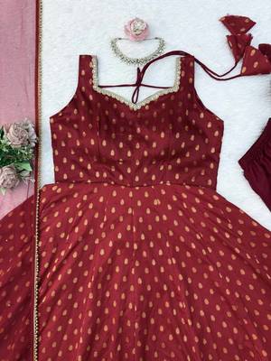 women's chanderi woven butta motiff anarkali kurta pant with dupatta set 5