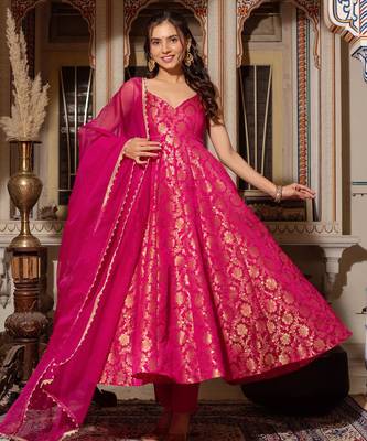 women's chanderi woven motiff anarkali kurta pant with dupatta set 3