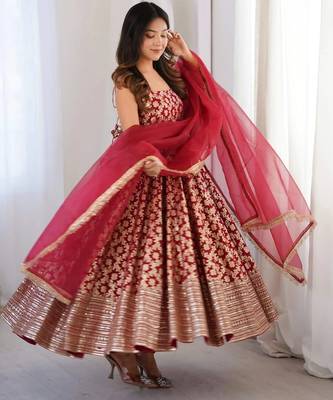 women's chanderi woven motiff anarkali kurta pant with dupatta set 5