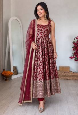 women's chanderi woven motiff anarkali kurta pant with dupatta set 1