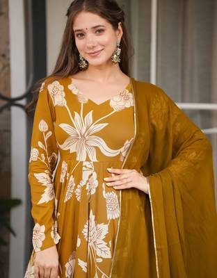 women's cotton blend printed anarkali kurta pant with dupatta set 4
