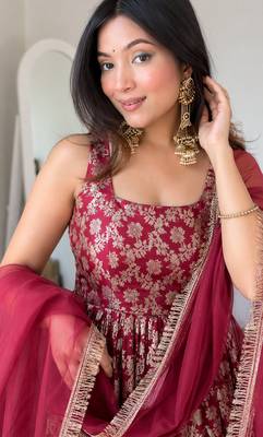 women's chanderi woven motiff anarkali kurta pant with dupatta set 3
