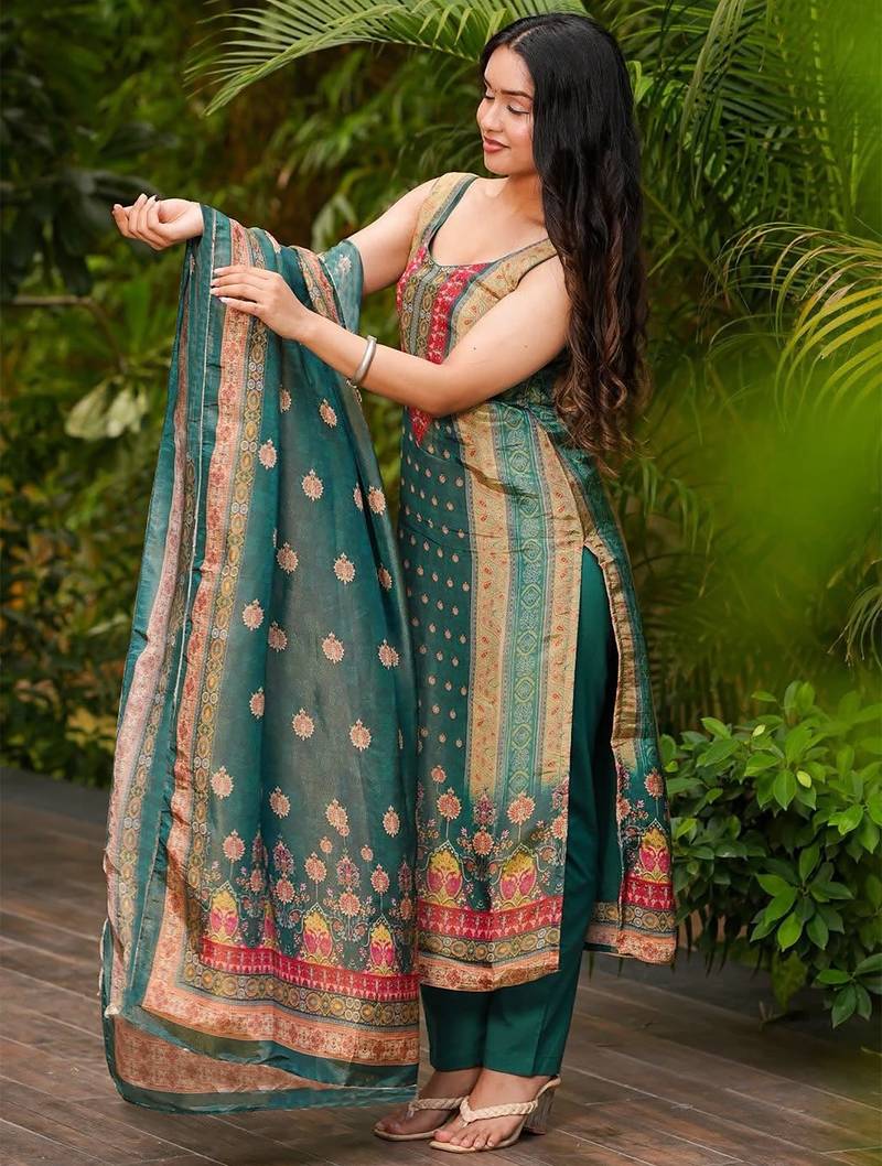 women's chanderi printed kurta pant with dupatta set