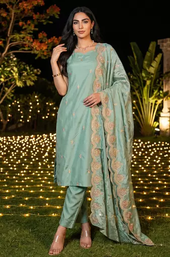 women's cotton blend embroidered kurta pant with dupatta set