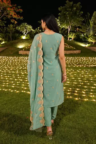 women's cotton blend embroidered kurta pant with dupatta set