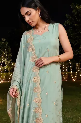 women's cotton blend embroidered kurta pant with dupatta set