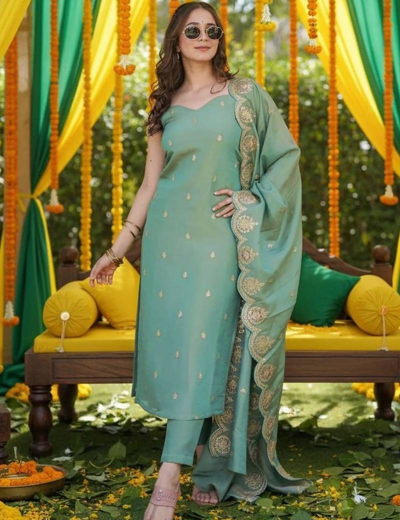 women's cotton blend embroidered kurta pant with dupatta set