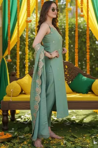women's cotton blend embroidered kurta pant with dupatta set