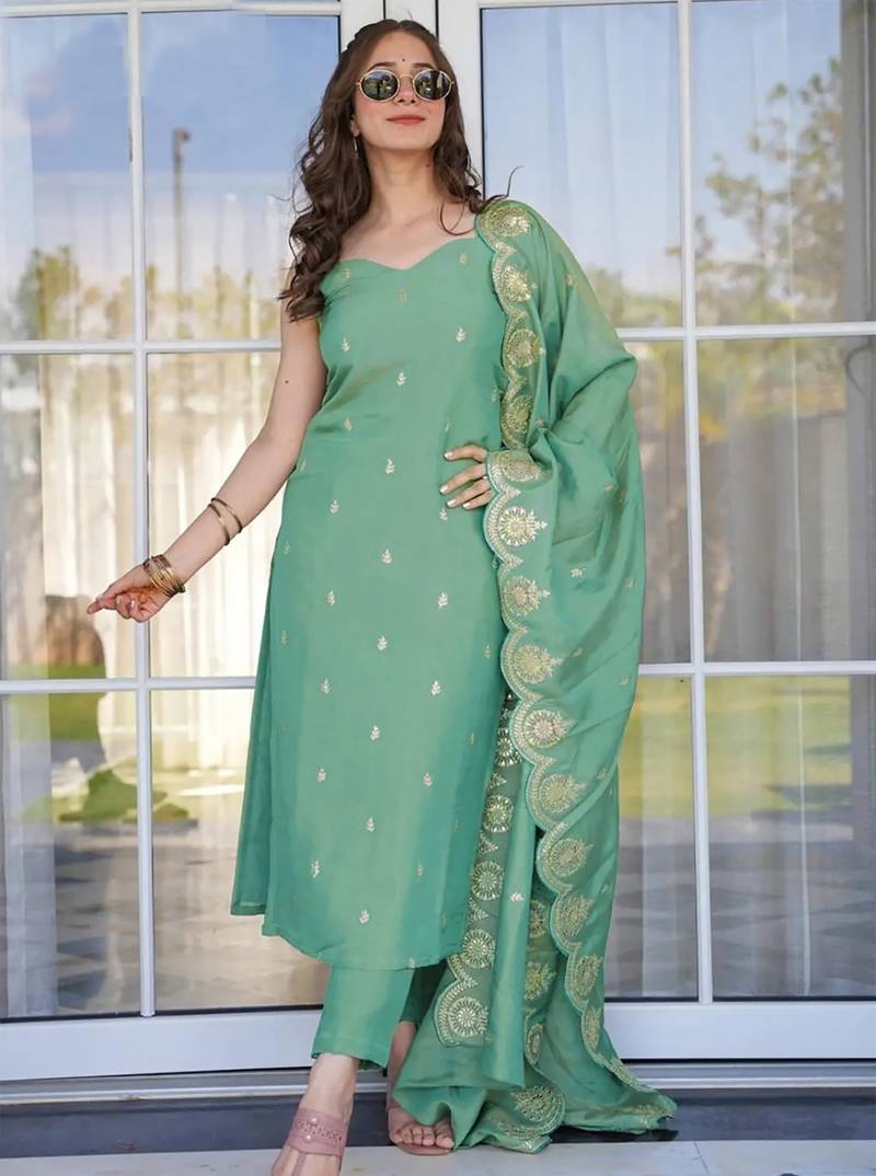 women's cotton blend embroidered kurta pant with dupatta set