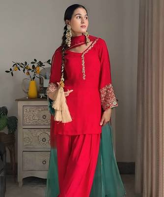 Women red silk embroidery work detailing kurta set with dupatta 1