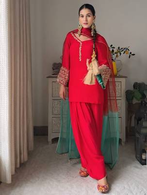 Women red silk embroidery work detailing kurta set with dupatta 3
