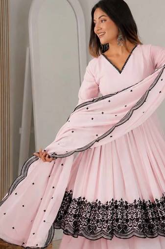 Women light pink gorgette embroidery work detailing kurta set with dupatta