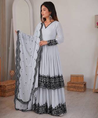 Women white gorgette embroidery work detailing kurta set with dupatta 2