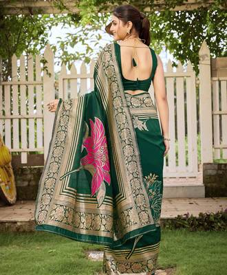 Women's green jacquard silk blend saree with zari floral border festive 2