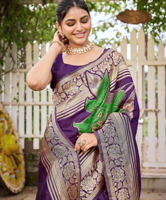 Women's purple jacquard silk blend saree with zari floral border festive 3