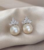 Elegant pearl & crystal floral stud earrings     silver tone statement jewellery