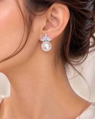 Elegant pearl & crystal floral stud earrings     silver tone statement jewellery 2
