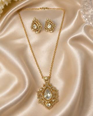 Elegant gold-tone teardrop pendant necklace set with matching stud earrings 1